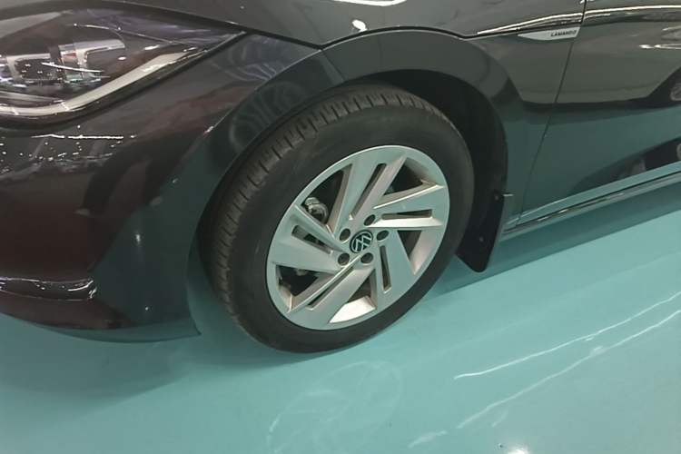 Used Volkswagen Lamando 2022 Lingdu L 280TSI DSG Spicy Edition Left Front Wheel Hub
