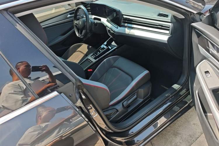 Used Volkswagen Lamando 2022 Lavida L 280TSI DSG Cool & Spicy Edition Right Front Seat