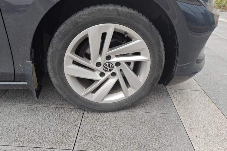 Used Volkswagen Lamando 2022 Lingdu L 280TSI DSG Spicy Edition Right Front Wheel Hub