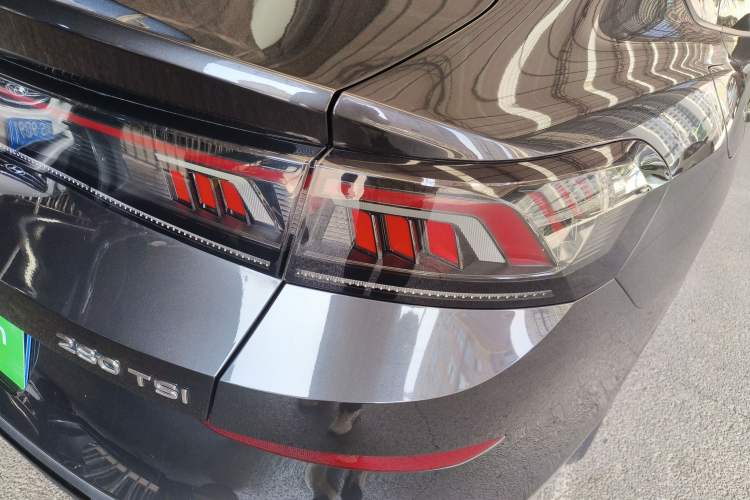 Used Volkswagen Lamando 2022 Lingdu L 280TSI DSG Spicy Edition Right Rear Taillight