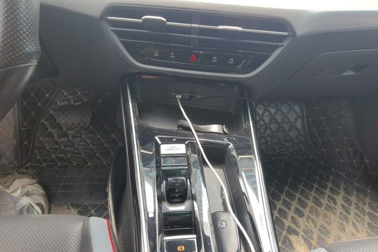 Used Volkswagen Lamando 2022 Lavida L 280TSI DSG Cool & Spicy Edition Audio And AC Panel
