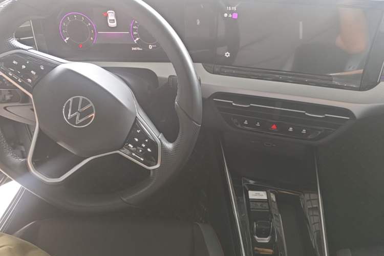 Used Volkswagen Lamando 2022 Lavida L 280TSI DSG Cool & Spicy Edition Center Console