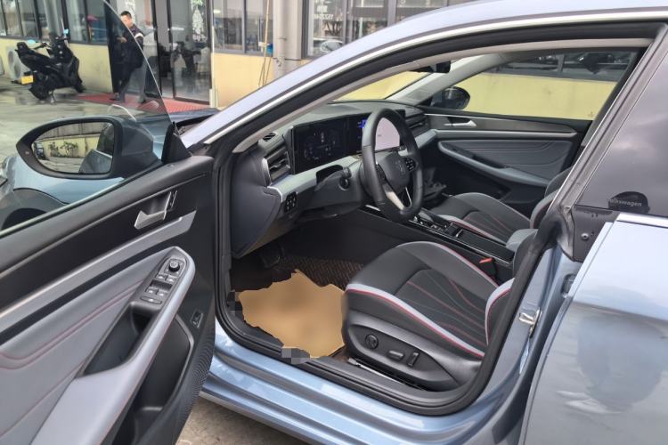 Used Volkswagen Lamando 2022 Lavida L 280TSI DSG Cool & Spicy Edition Driver Seat