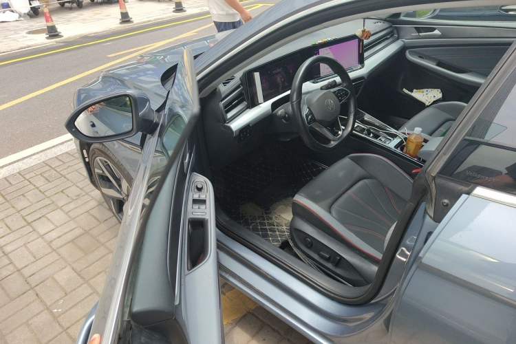 Used Volkswagen Lamando 2022 Lavida L 280TSI DSG Cool & Spicy Edition Driver Seat