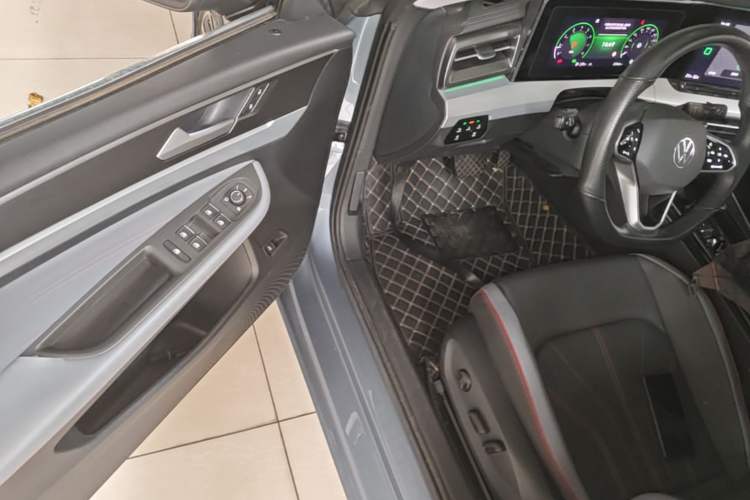 Used Volkswagen Lamando 2022 Lavida L 280TSI DSG Cool & Spicy Edition Driver Seat