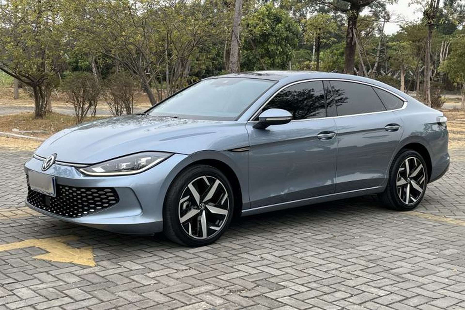 Used Volkswagen Lamando 2022 Lavida L 280TSI DSG Cool & Spicy Edition Front Left 45 Deg