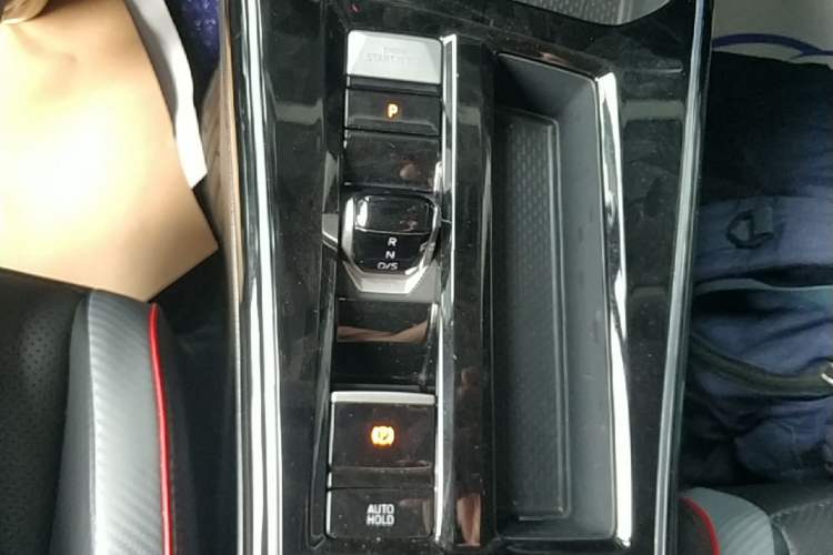 Used Volkswagen Lamando 2022 Lavida L 280TSI DSG Cool & Spicy Edition Gear Lever