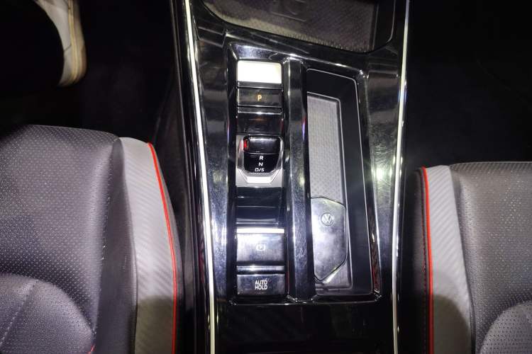 Used Volkswagen Lamando 2022 Lavida L 280TSI DSG Cool & Spicy Edition Gear Lever