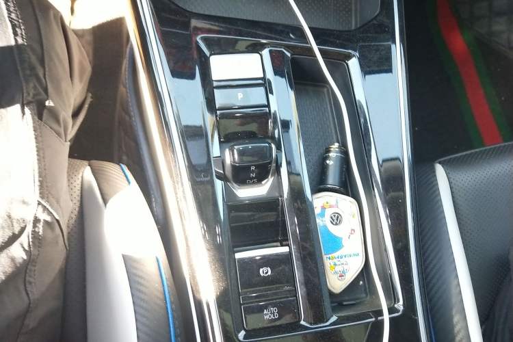 Used Volkswagen Lamando 2022 Lavida L 280TSI DSG Cool & Spicy Edition Gear Lever