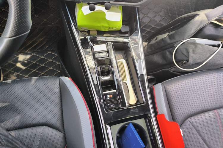Used Volkswagen Lamando 2022 Lavida L 280TSI DSG Cool & Spicy Edition Gear Lever