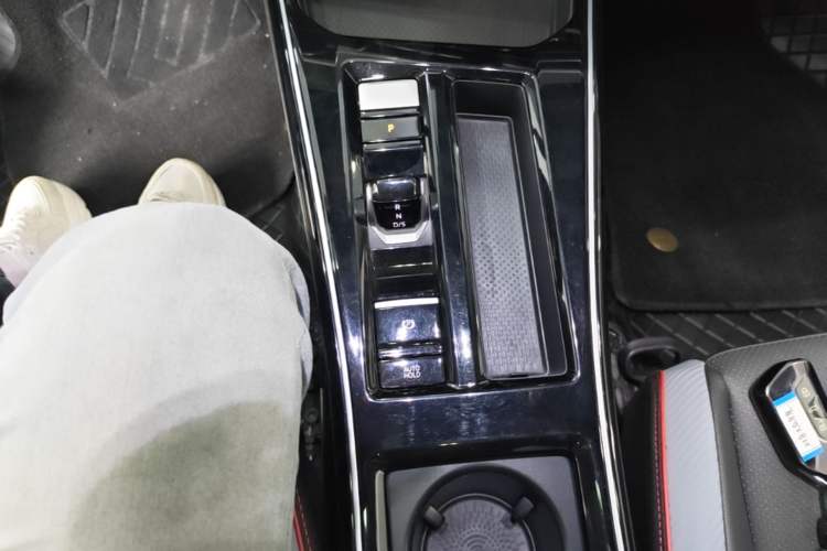 Used Volkswagen Lamando 2022 Lavida L 280TSI DSG Cool & Spicy Edition Gear Lever