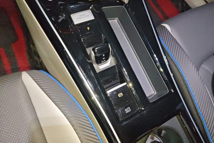 Used Volkswagen Lamando 2022 Lavida L 280TSI DSG Cool & Spicy Edition Gear Lever