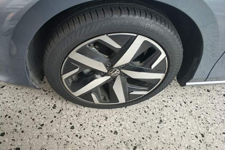 Used Volkswagen Lamando 2022 Lavida L 280TSI DSG Cool & Spicy Edition Left Front Wheel Hub