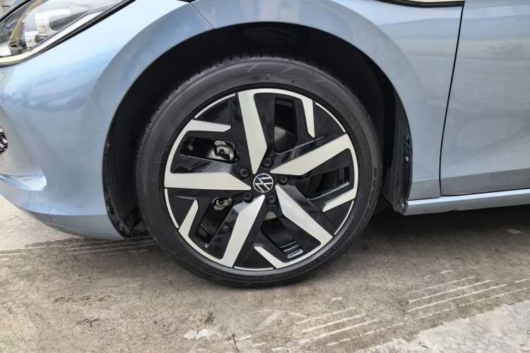 Used Volkswagen Lamando 2022 Lavida L 280TSI DSG Cool & Spicy Edition Left Front Wheel Hub