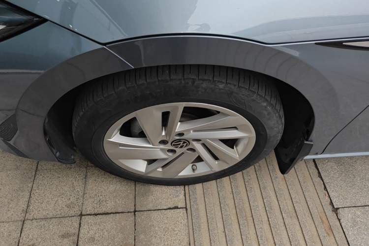 Used Volkswagen Lamando 2022 Lingdu L 280TSI DSG Spicy Edition Left Front Wheel Hub