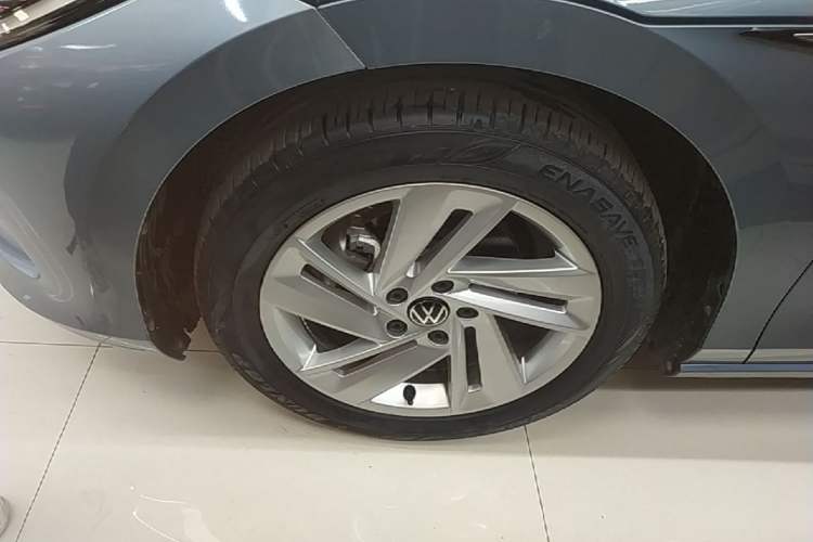 Used Volkswagen Lamando 2022 Lingdu L 280TSI DSG Spicy Edition Left Front Wheel Hub