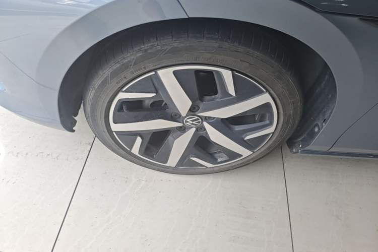 Used Volkswagen Lamando 2022 Lavida L 280TSI DSG Cool & Spicy Edition Left Front Wheel Hub