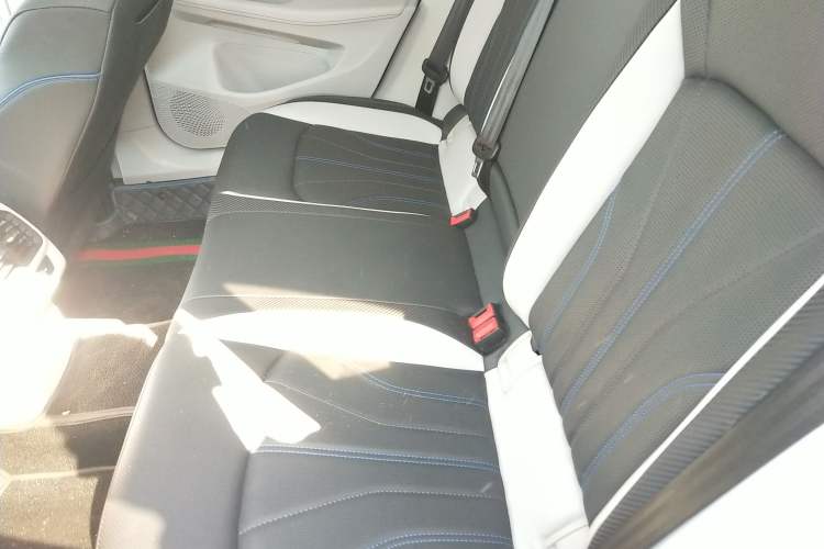 Used Volkswagen Lamando 2022 Lavida L 280TSI DSG Cool & Spicy Edition Left Rear Seat