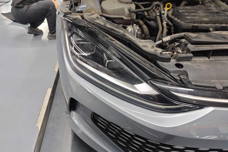 Used Volkswagen Lamando 2022 Lavida L 280TSI DSG Cool & Spicy Edition Right Front Headlight