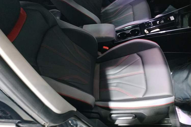 Used Volkswagen Lamando 2022 Lavida L 280TSI DSG Cool & Spicy Edition Right Front Seat