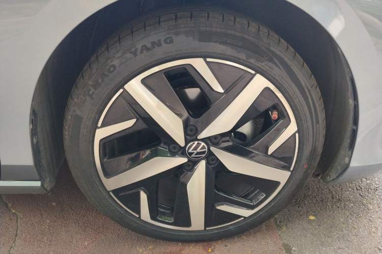 Used Volkswagen Lamando 2022 Lavida L 280TSI DSG Cool & Spicy Edition Right Front Wheel Hub