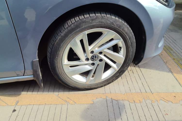 Used Volkswagen Lamando 2022 Lingdu L 280TSI DSG Spicy Edition Right Front Wheel Hub