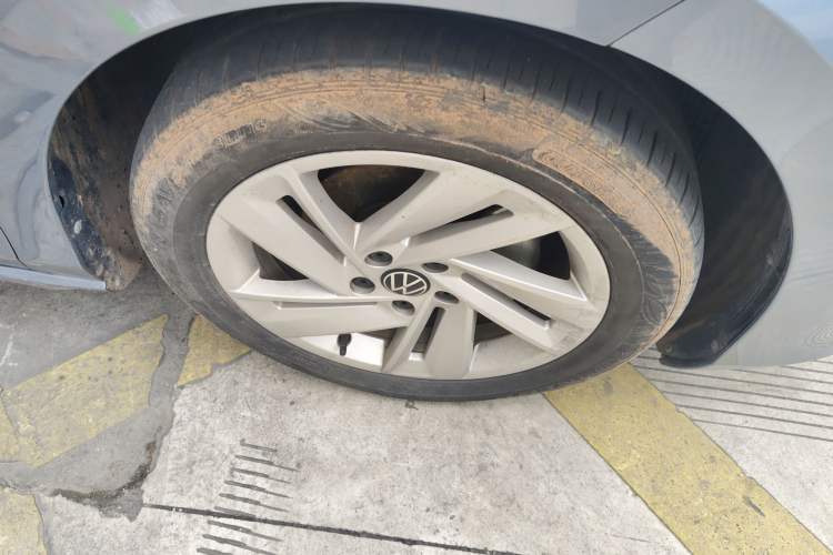 Used Volkswagen Lamando 2022 Lingdu L 280TSI DSG Spicy Edition Right Front Wheel Hub