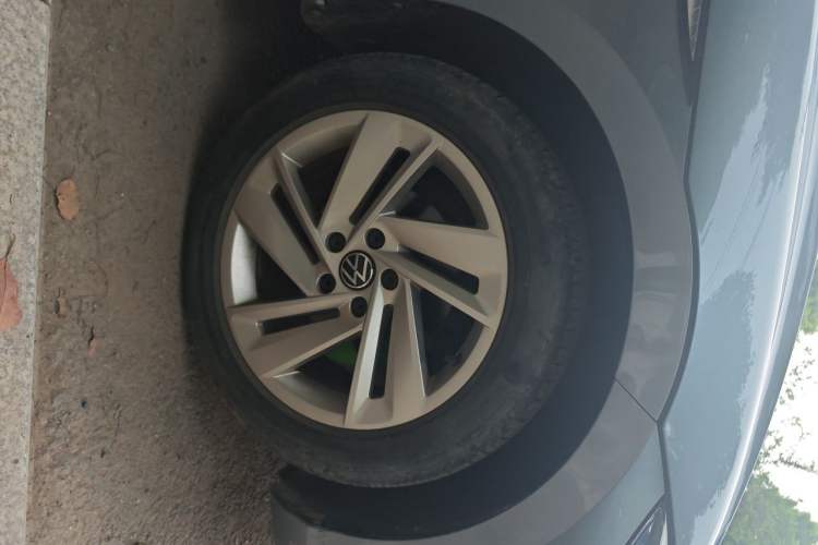 Used Volkswagen Lamando 2022 Lingdu L 280TSI DSG Spicy Edition Right Front Wheel Hub