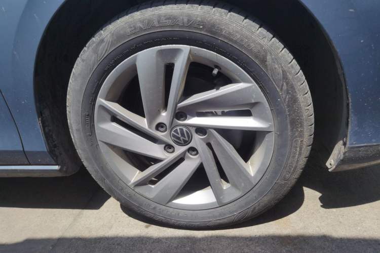Used Volkswagen Lamando 2022 Lingdu L 280TSI DSG Spicy Edition Right Front Wheel Hub