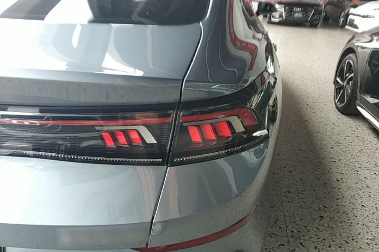 Used Volkswagen Lamando 2022 Lavida L 280TSI DSG Cool & Spicy Edition Right Rear Taillight