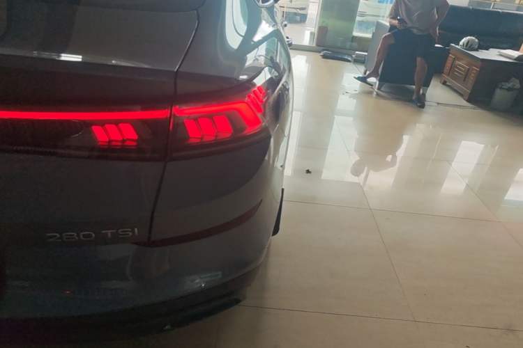 Used Volkswagen Lamando 2022 Lingdu L 280TSI DSG Spicy Edition Right Rear Taillight