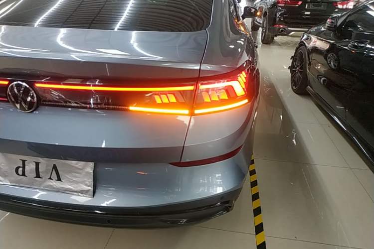 Used Volkswagen Lamando 2022 Lingdu L 280TSI DSG Spicy Edition Right Rear Taillight