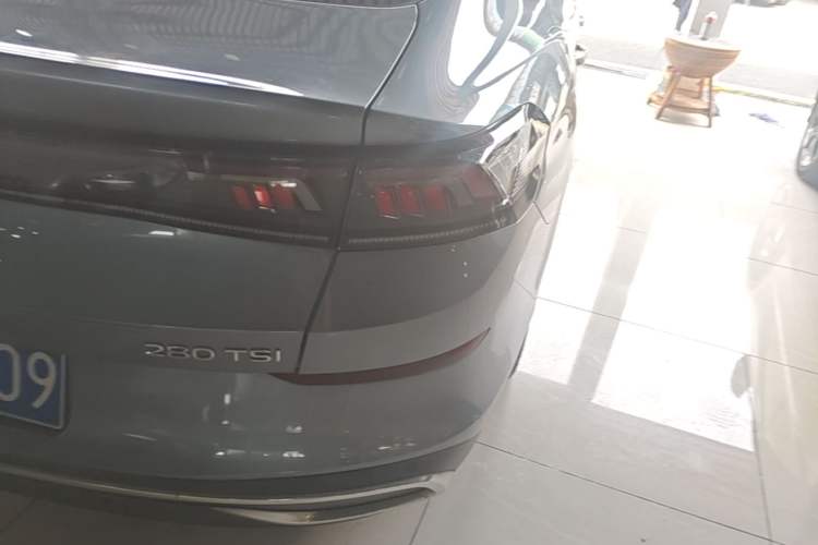 Used Volkswagen Lamando 2022 Lavida L 280TSI DSG Cool & Spicy Edition Right Rear Taillight