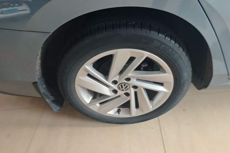 Used Volkswagen Lamando 2022 Lingdu L 280TSI DSG Spicy Edition Right Rear Wheel Hub