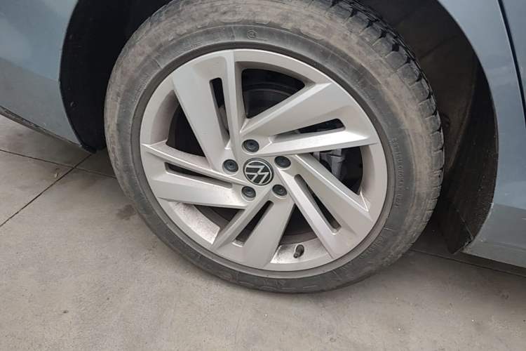 Used Volkswagen Lamando 2022 Lingdu L 280TSI DSG Spicy Edition Right Rear Wheel Hub