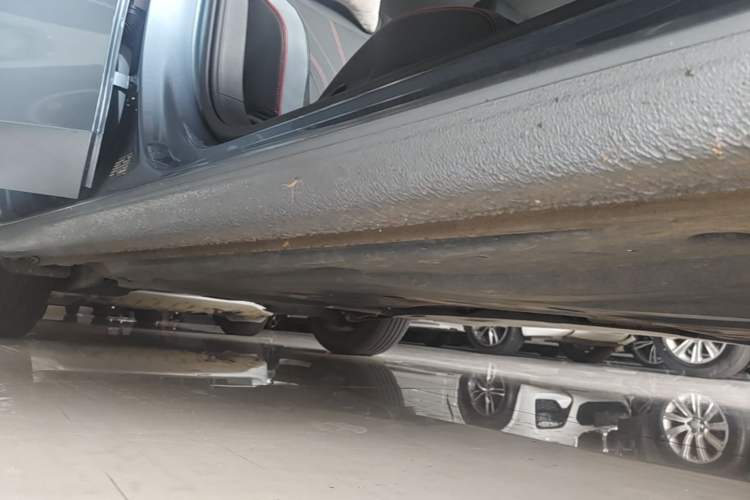 Used Volkswagen Lamando 2022 Lavida L 280TSI DSG Cool & Spicy Edition Right Side Sill