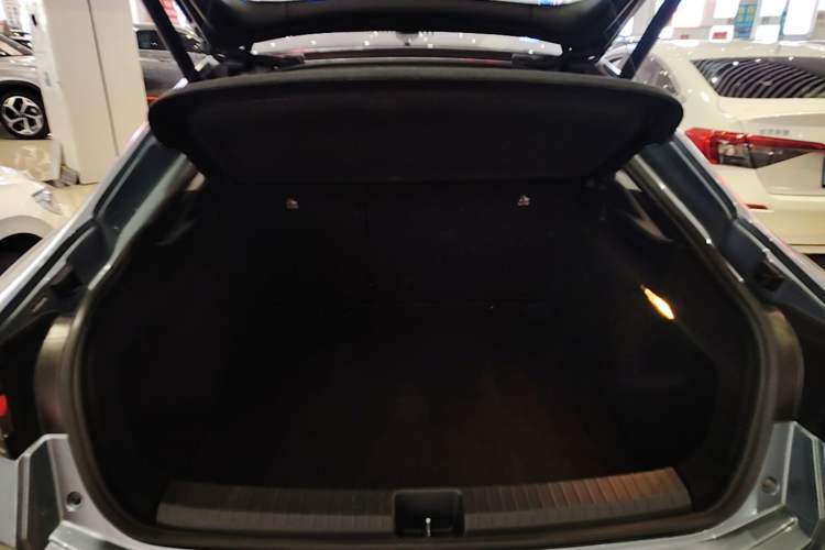 Used Volkswagen Lamando 2022 Lavida L 280TSI DSG Cool & Spicy Edition Trunk