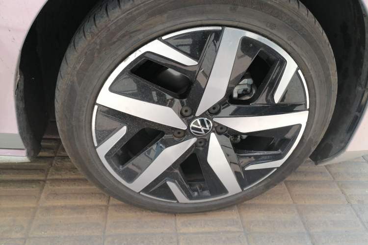 Used Volkswagen Lamando 2022 Lavida L 280TSI DSG Cool & Spicy Edition Right Front Wheel Hub