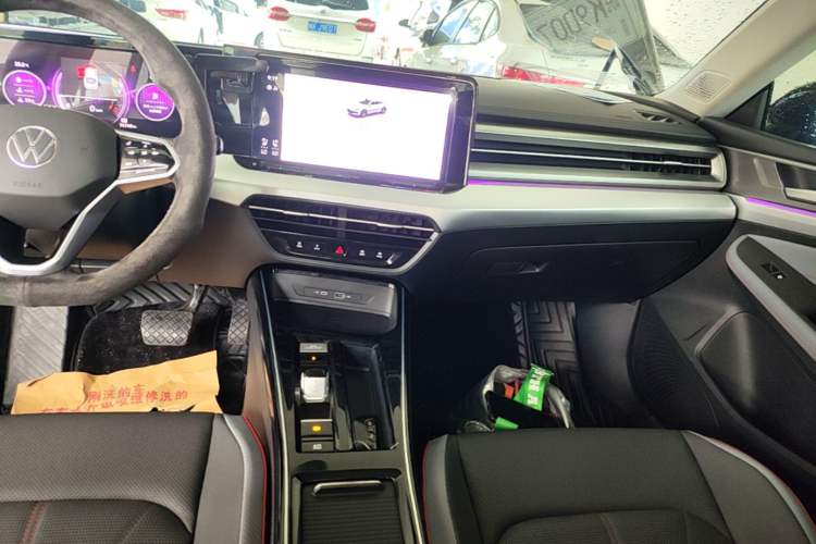 Used Volkswagen Lamando 2022 Lavida L 280TSI DSG Cool & Spicy Edition Audio And AC Panel