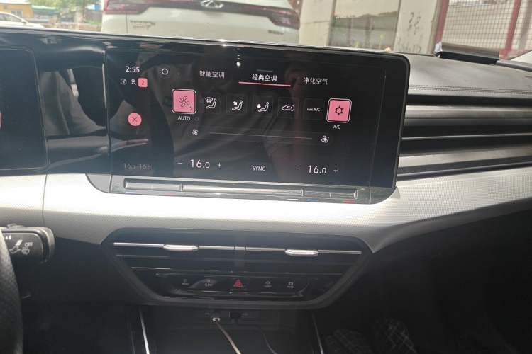 Used Volkswagen Lamando 2022 Lavida L 280TSI DSG Cool & Spicy Edition Audio And AC Panel