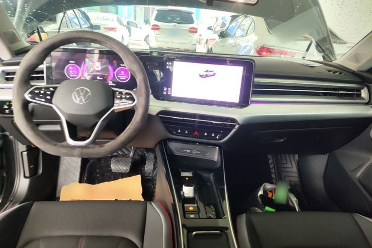 Used Volkswagen Lamando 2022 Lavida L 280TSI DSG Cool & Spicy Edition Center Console