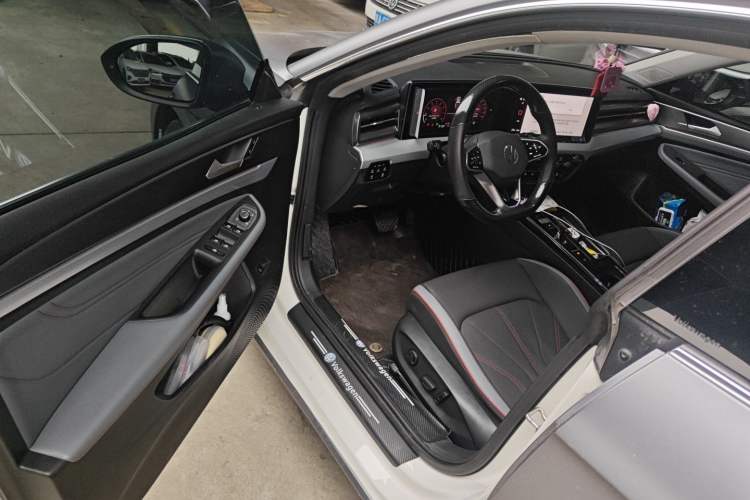 Used Volkswagen Lamando 2022 Lavida L 280TSI DSG Cool & Spicy Edition Driver Seat