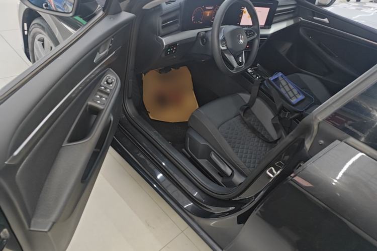 Used Volkswagen Lamando 2022 Lavida L 280TSI DSG Hot Edition Driver Seat
