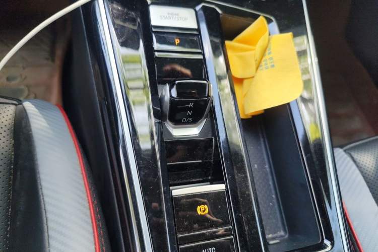 Used Volkswagen Lamando 2022 Lavida L 280TSI DSG Cool & Spicy Edition Gear Lever