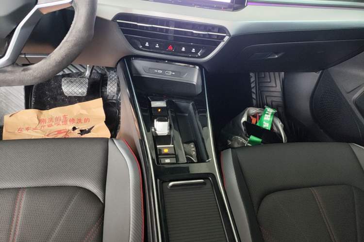 Used Volkswagen Lamando 2022 Lavida L 280TSI DSG Cool & Spicy Edition Gear Lever