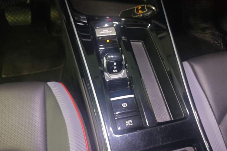 Used Volkswagen Lamando 2022 Lavida L 280TSI DSG Cool & Spicy Edition Gear Lever