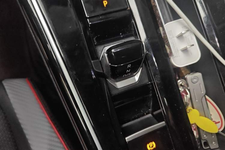 Used Volkswagen Lamando 2022 Lavida L 280TSI DSG Cool & Spicy Edition Gear Lever