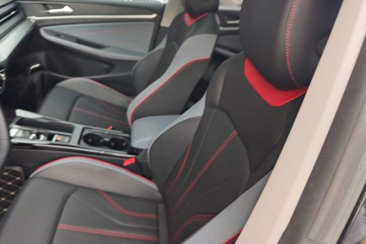 Used Volkswagen Lamando 2022 Lingdu L 280TSI DSG Spicy Edition Left Front Seat