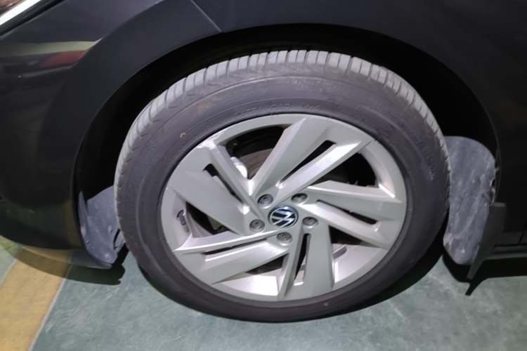 Used Volkswagen Lamando 2022 Lingdu L 280TSI DSG Spicy Edition Left Front Wheel Hub