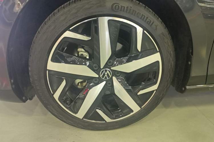 Used Volkswagen Lamando 2022 Lavida L 280TSI DSG Cool & Spicy Edition Left Front Wheel Hub